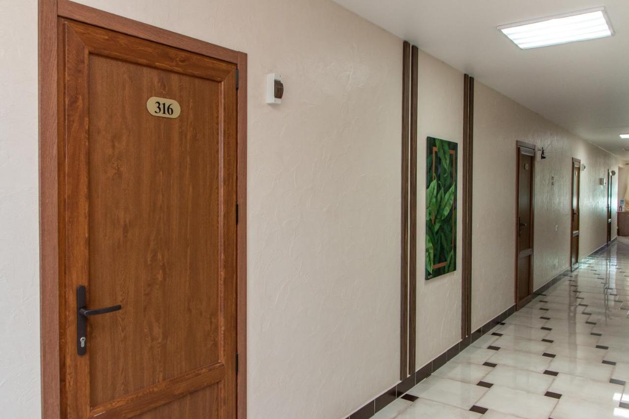 Гостинний Двір "Марія" Hotell Kropyvnytskyj Eksteriør bilde